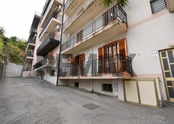 Edificio all\'aperto - Four-room apartment Via Giglio
 
1B, Aci Catena - photo 1