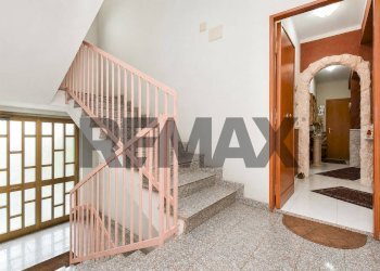 Scale - Four-room apartment Via Giglio
 
1B, Aci Catena - photo 2
