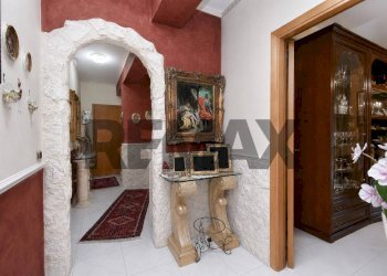 Hall / corridoio - Four-room apartment Via Giglio
 
1B, Aci Catena - photo 3
