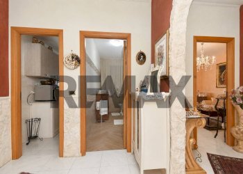 Hall / corridoio - Four-room apartment Via Giglio
 
1B, Aci Catena - photo 12