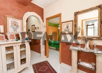 Hall / corridoio - Four-room apartment Via Giglio
 
1B, Aci Catena - photo 23