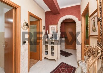 Hall / corridoio - Four-room apartment Via Giglio
 
1B, Aci Catena - photo 28
