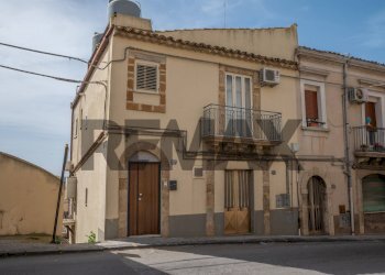 Edificio all\'aperto - Casa indipendente via circonvallazione
284, Caltagirone - foto 8
