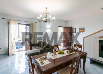 Sala da pranzo - Villa a Schiera Via Castelnuovo Don Bosco
 
snc, Acireale - foto 2