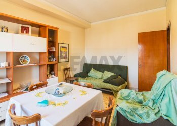 Sala da pranzo - Appartamento Via Del Rotolo
 
42, Catania - foto 3