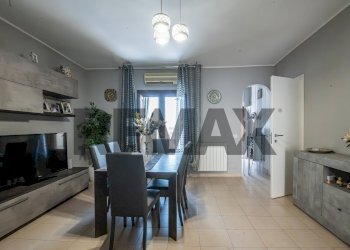 Sala da pranzo - Bilocale Via Madonna Della Stella
 
150, Caltagirone - foto 2