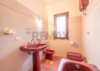 Bagno - Villa Via Pietro Fumaroli
2, Ladispoli - photo 30