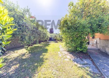 Giardino - Villa VIA CASTAGNOLE
 
13, Marino - photo 16