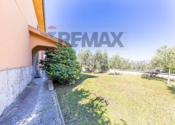 Giardino - Villa VIA CASTAGNOLE
 
13, Marino - photo 17