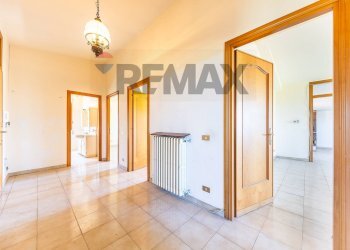 Hall / corridoio - Villa VIA CASTAGNOLE
 
13, Marino - photo 26
