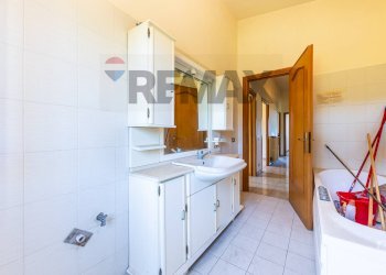 Bagno - Villa VIA CASTAGNOLE
 
13, Marino - photo 30
