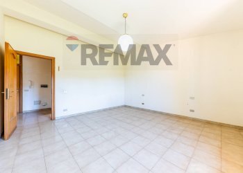 Stanza vuota - Villa VIA CASTAGNOLE
 
13, Marino - photo 32
