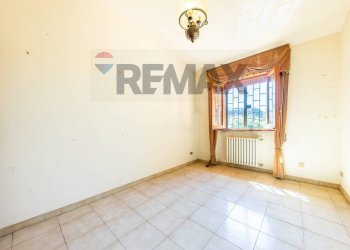 Stanza vuota - Villa VIA CASTAGNOLE
 
13, Marino - photo 36