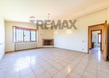 Stanza vuota - Villa VIA CASTAGNOLE
 
13, Marino - photo 48
