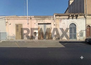 Edificio all\'aperto - Casa indipendente Via Del Bosco
 
348-350, Catania - foto 1