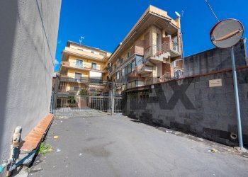 Edificio all\'aperto - Box VIA VITTORIO EMANUELE (VICO PREMUDA  )
 
1, Gravina di Catania - photo 3