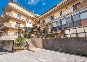 Edificio all\'aperto - Box VIA VITTORIO EMANUELE (VICO PREMUDA  )
 
1, Gravina di Catania - photo 5