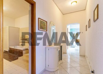 Hall / corridoio - Villa via america
 
11, Gravina di Catania - foto 8
