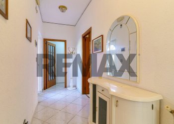 Hall / corridoio - Villa via america
 
11, Gravina di Catania - foto 9