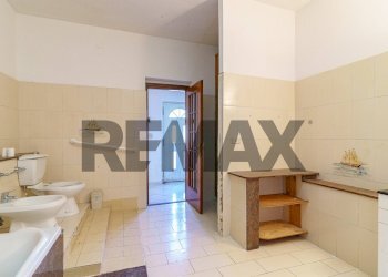 Bagno - Villa via america
 
11, Gravina di Catania - foto 12