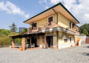 Casa all\'aperto - Villa via sicilia
 
2, Nicolosi - foto 1