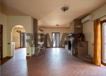 Soggiorno - Villa via sicilia
 
2, Nicolosi - foto 13