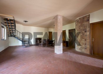 Sala da pranzo - Villa via sicilia
 
2, Nicolosi - foto 14