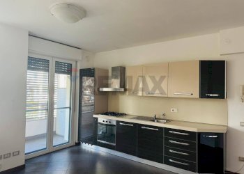 Cucina a vista - Bilocale VIA CASSINARI
 
8, Milano - foto 2