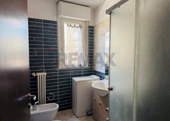 Bagno - Bilocale VIA CASSINARI
 
8, Milano - foto 8