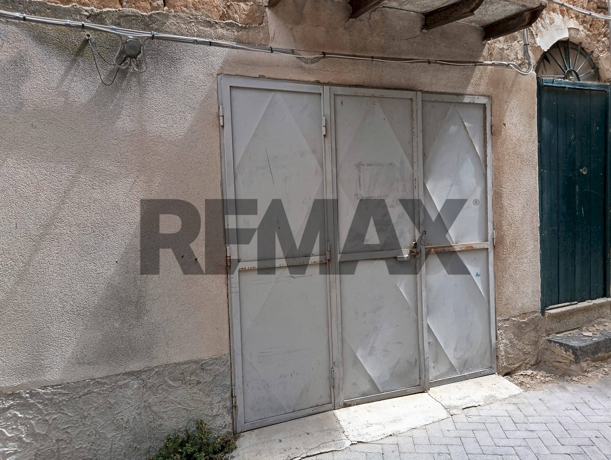Dettagli - Box Via Suterese
27, Caltanissetta - foto 3