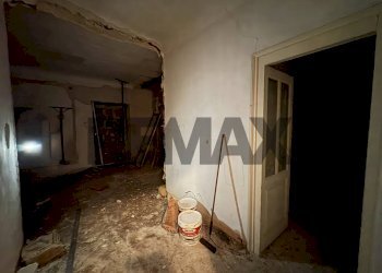Hall / corridoio - Apartment Via Duca D'aosta
 
5, Sortino - photo 12