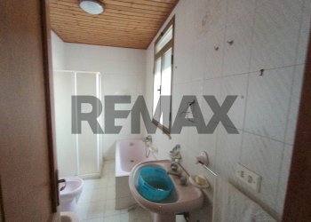 Bagno - Independent house Via Vittorio Emanuele Terzo
 
426, Canicattini Bagni - photo 7
