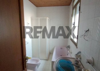 Bagno - Independent house Via Vittorio Emanuele Terzo
 
426, Canicattini Bagni - photo 8