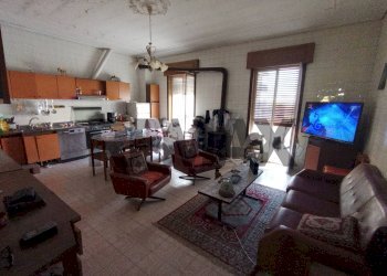 Sala da pranzo - Independent house Via Vittorio Emanuele Terzo
 
426, Canicattini Bagni - photo 33