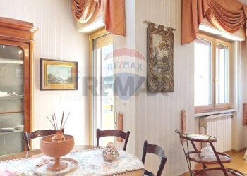 Sala da pranzo - Appartamento Via Giuseppe De Falco
4, Caserta - foto 2