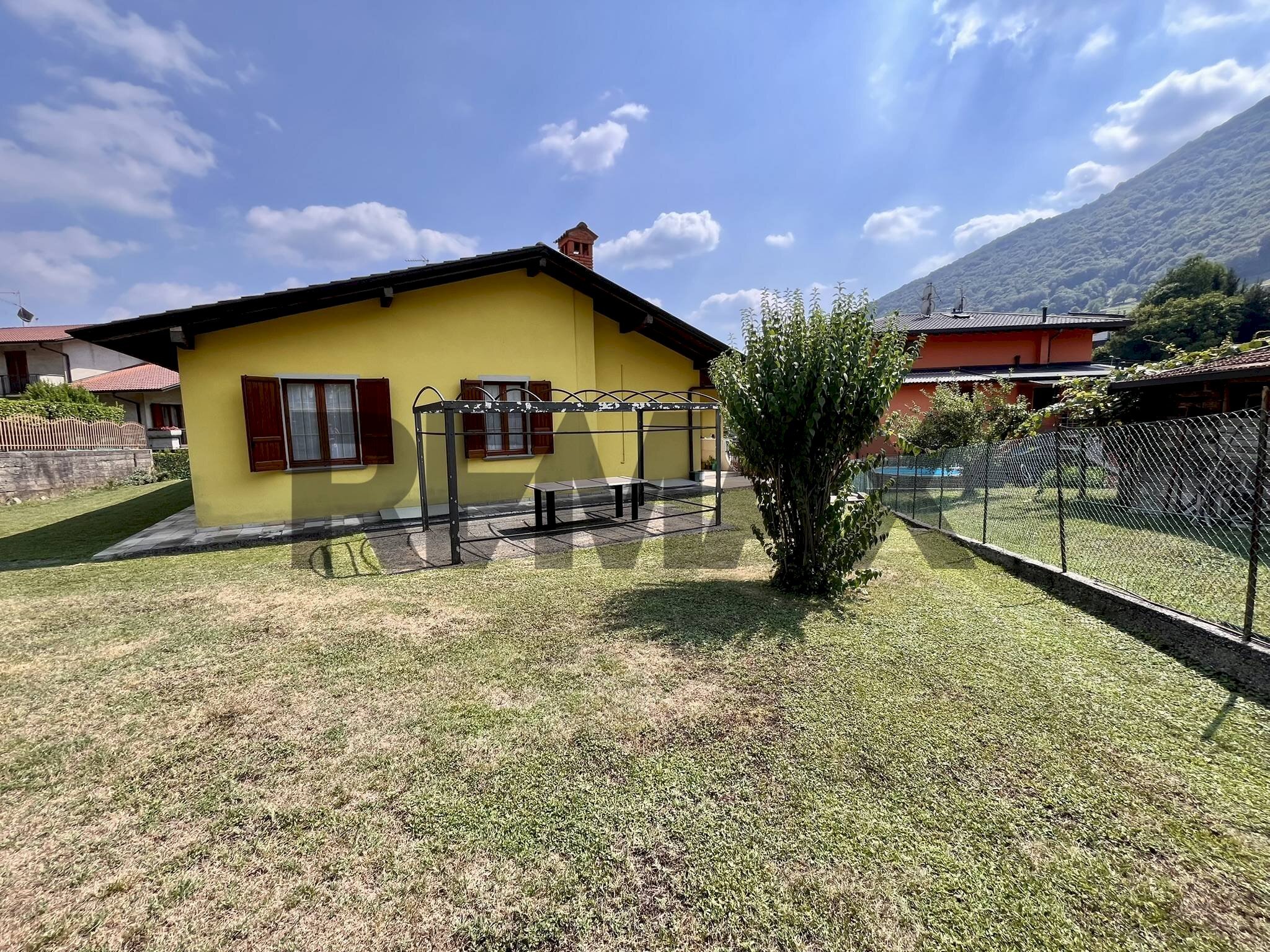 Casa all\'aperto - Casa semi indipendente via andrea d'albino
30, Albino - foto 2