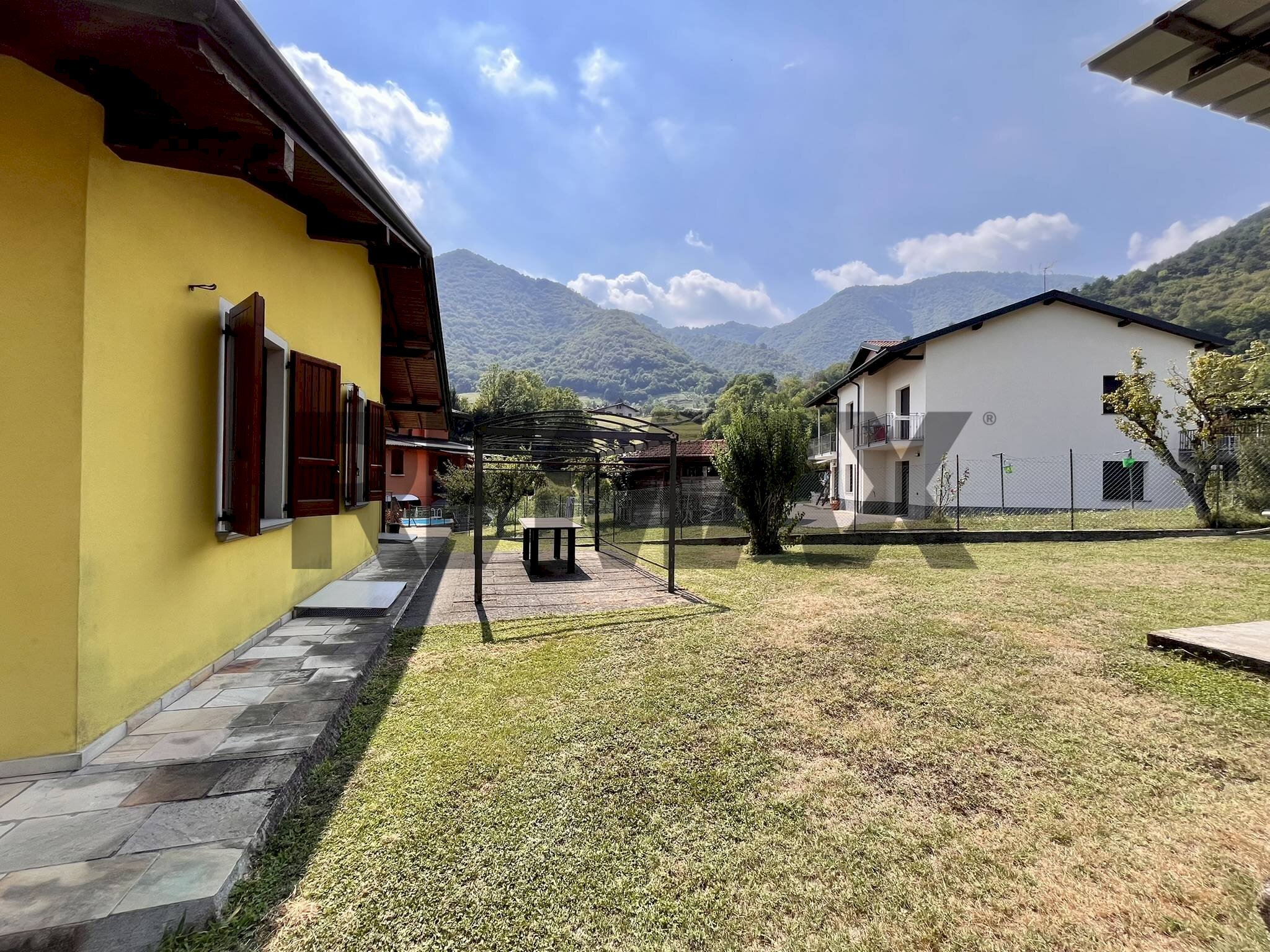 Casa all\'aperto - Casa semi indipendente via andrea d'albino
30, Albino - foto 3