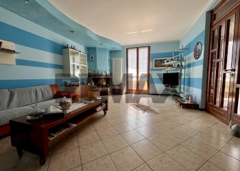 Soggiorno - Casa semi indipendente via andrea d'albino
 
30, Albino - foto 8