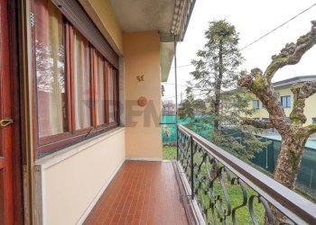Balcone - Villa Via Mascagni
 
100, Stezzano - foto 13