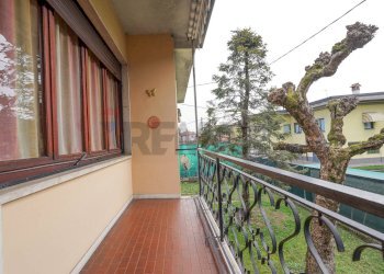 Balcone - Villa Via Mascagni
 
100, Stezzano - foto 21