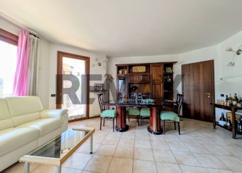 Sala da pranzo - Quadrilocale Via Nazionale
 
47, Costa Volpino - foto 10