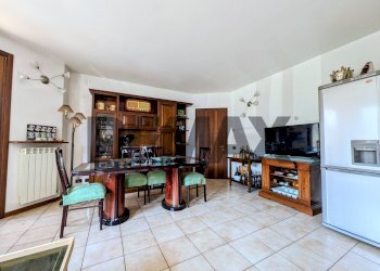 Sala da pranzo - Quadrilocale Via Nazionale
 
47, Costa Volpino - foto 13