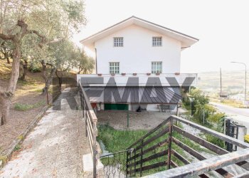 Casa all\'aperto - Villa Contrada Montupoli Avenna
 
128, Miglianico - photo 4