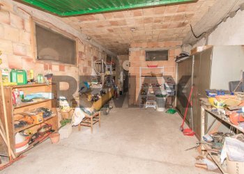 Dispensa di stoccaggio - Villa Contrada Montupoli Avenna
 
128, Miglianico - photo 38