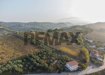 Vista delle montagne - Villa Contrada Montupoli Avenna
 
128, Miglianico - photo 51