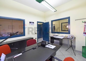 interno - Capannone Via di Salsola
SNC, Foggia - foto 17