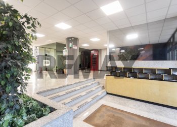 Ricezione / Lobby - Commercial Premises Via Pisa
250, Sesto San Giovanni - photo 3