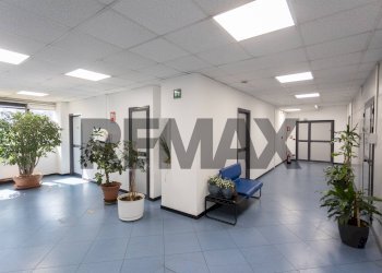 Ricezione / Lobby - Commercial Premises Via Pisa
250, Sesto San Giovanni - photo 5