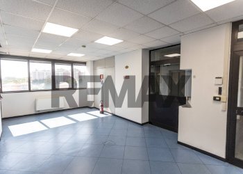 Ricezione / Lobby - Commercial Premises Via Pisa
250, Sesto San Giovanni - photo 7