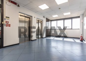 Ricezione / Lobby - Commercial Premises Via Pisa
250, Sesto San Giovanni - photo 10
